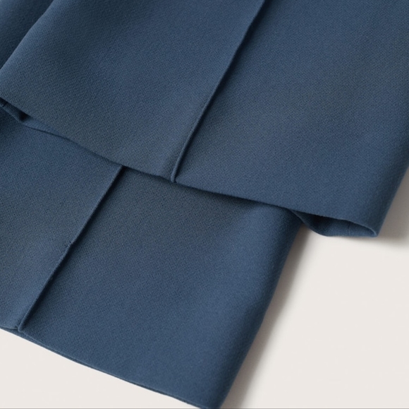 🔥Last 3🔥MANGO Flare crop pants - Picture 2 of 4